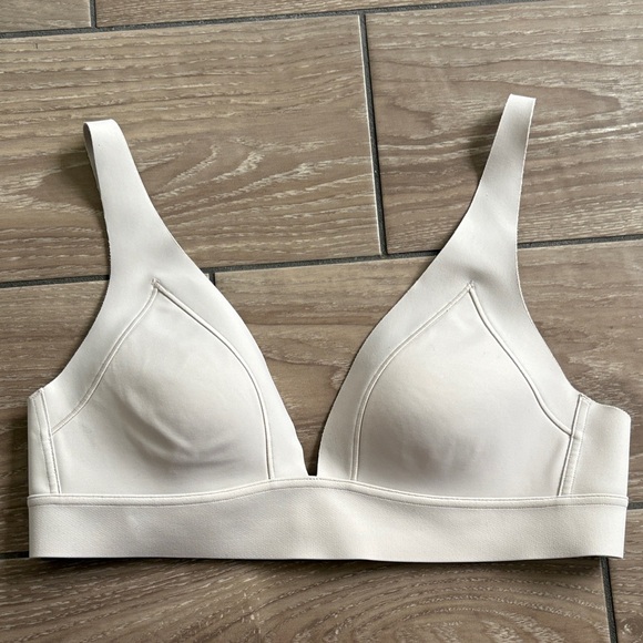 Athleta Cream Wireless Bra Size Medium - Picture 1 of 6